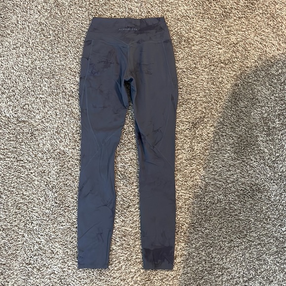 Alphalete tie dye leggings with pockets on side - Picture 3 of 5